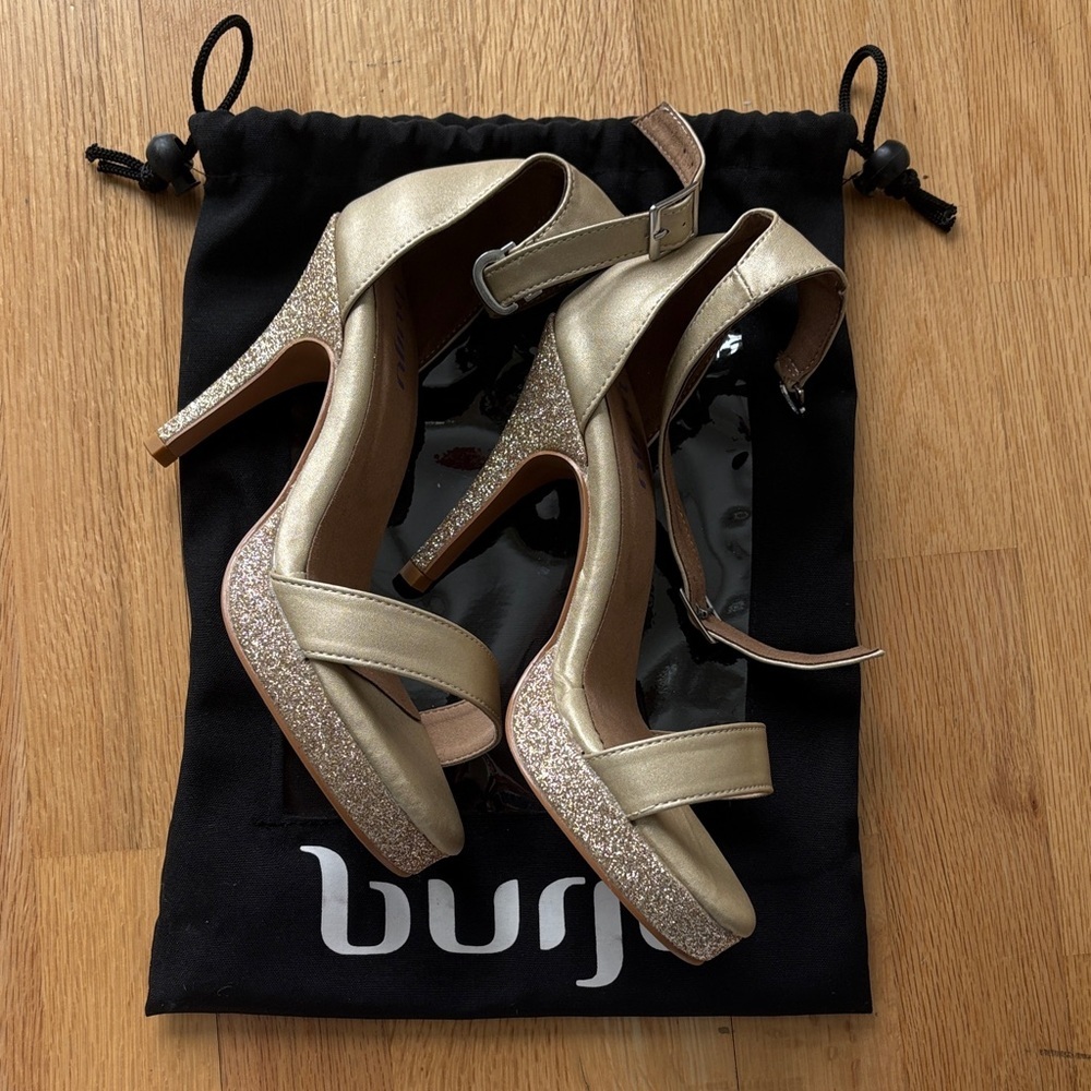 Burju ULTRA COMFORTABLE Gold Platform Sandals - Picture 2 of 4